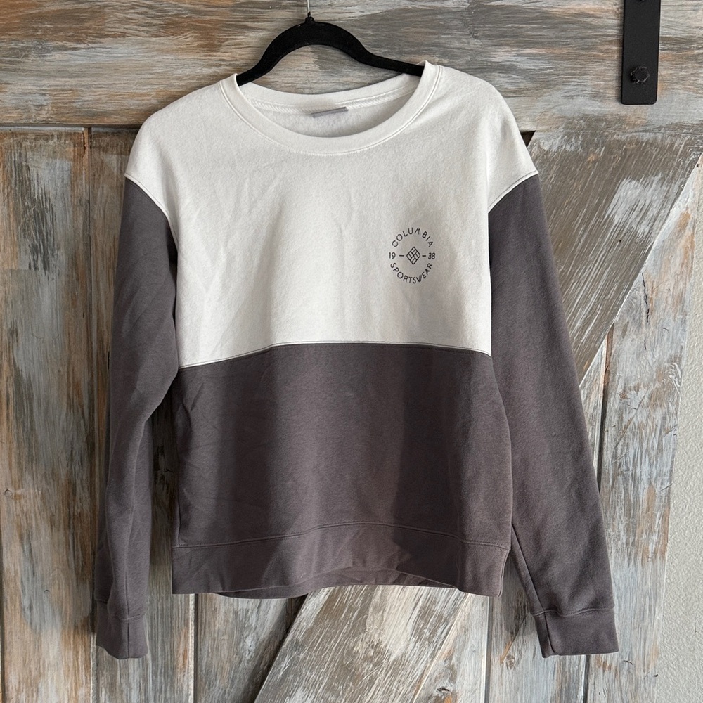 Columbia White and Gray Sweatshirt